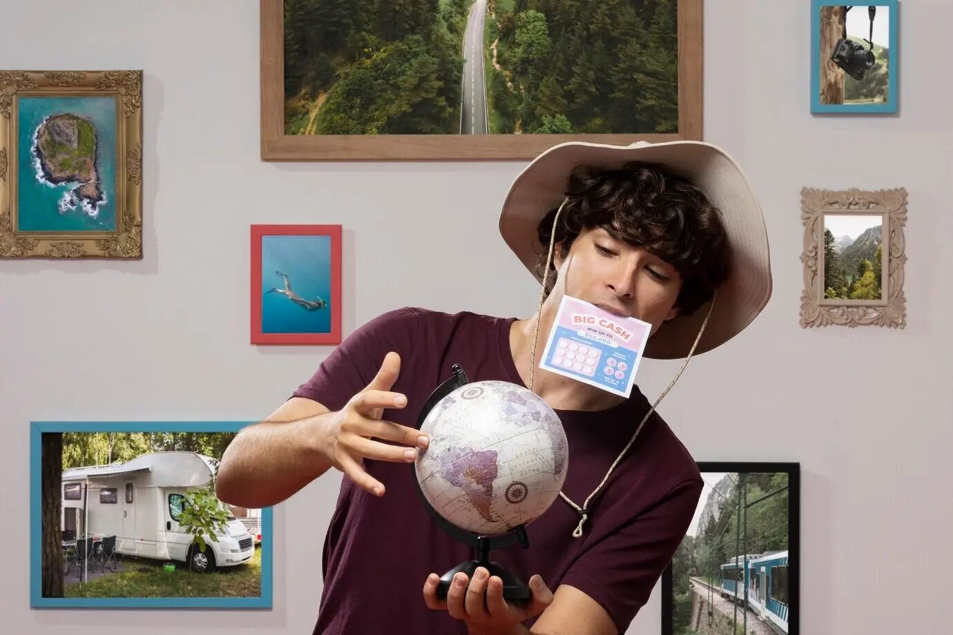 Vorderansicht eines Reisenden, der einen Globus hält.